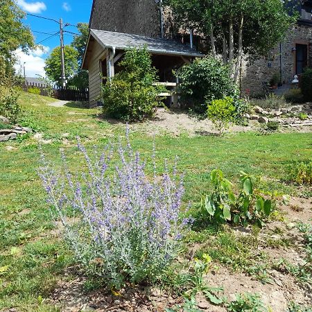 La Bourgseigneurie Hotel Bourseigne-Vieille Bagian luar foto