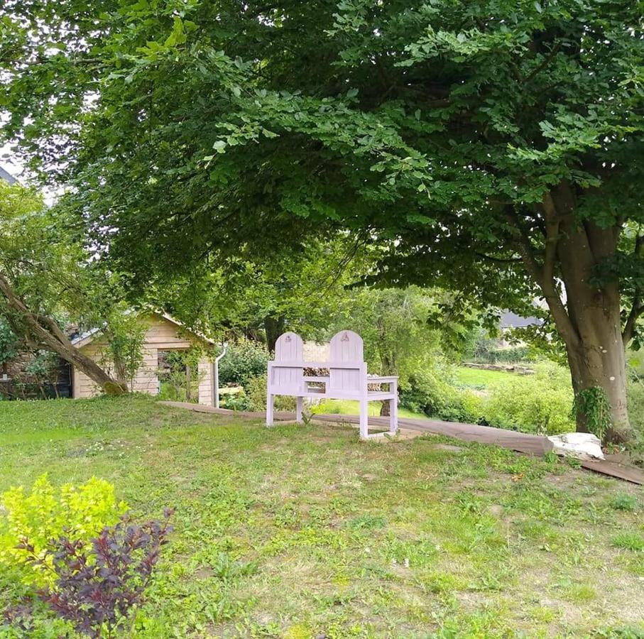 La Bourgseigneurie Hotel Bourseigne-Vieille Bagian luar foto